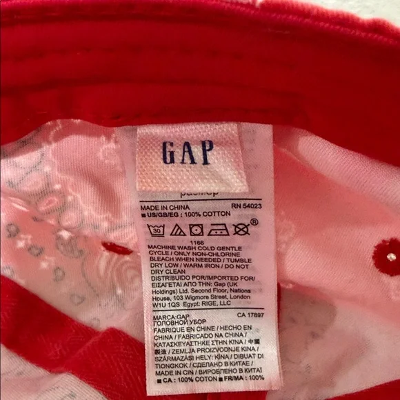 GAP Red Bandana Print Cap - Picture 3 of 3